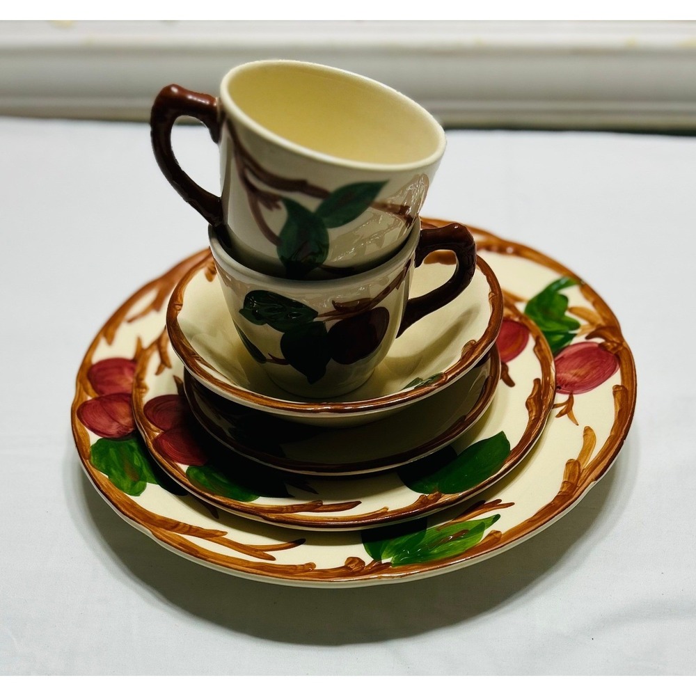 Vintage Franciscan Apple 6pc Dinnerware Plates 1 Coffee & 1 Tea Cups USA Made